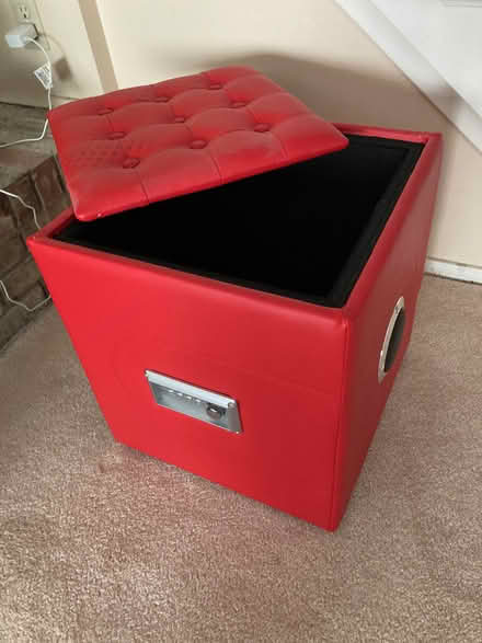 Photo of free Speaker seat (NE side of Ann Arbor) #1