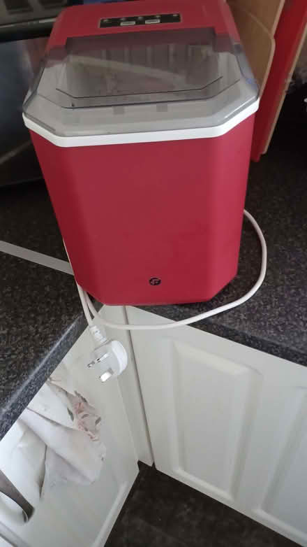 Photo of free Ice machine (Dunfermline KY11) #1