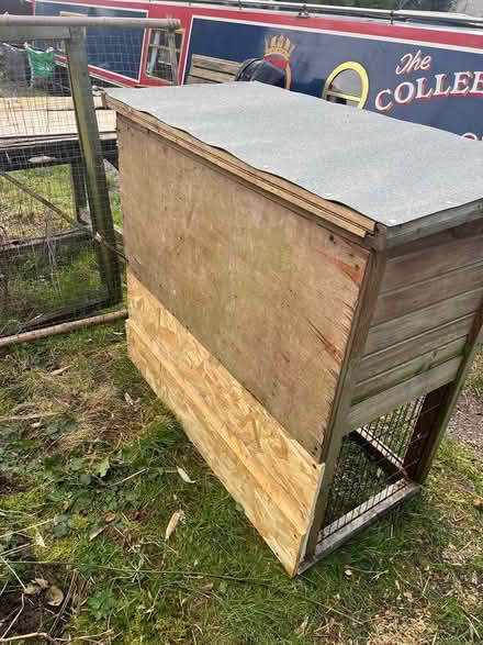 Photo of free Rabbit/guinea pig hutch (Watford WD3) #3
