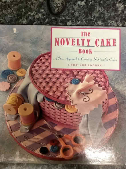 Photo of free Book - novelty cakes (Boxted CO4) #1