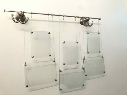 Photo of free 6-picture hanging glass frame (7 corners) #2