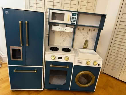 Photo of free Toy kitchen (Highgate N6) #1