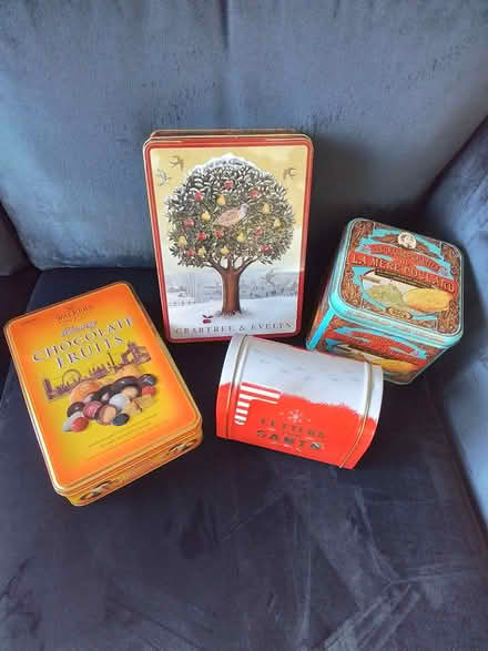 Photo of free Tins (Selattyn SY10) #1
