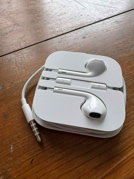 Photo of free Apple earbuds (Waltham) #1
