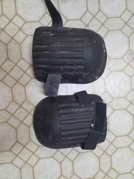 Photo of free Kneepads for DIY (Foster Farm) #1