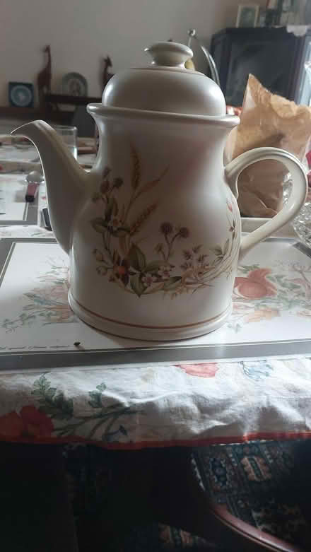 Photo of free Ceramic teapot (Burgess Hill RH15 8NU) #2