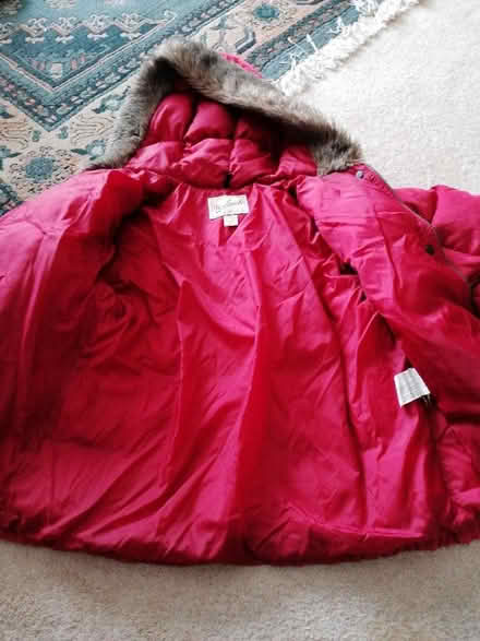 Photo of free Women's puffer style jacket (Langney BN23) #2