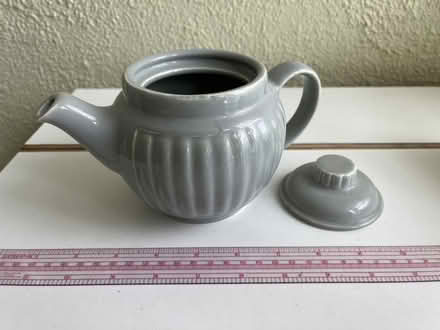 Photo of free Small tea pot (Nr Fresh Pond & Mt Auburn Cem.) #2