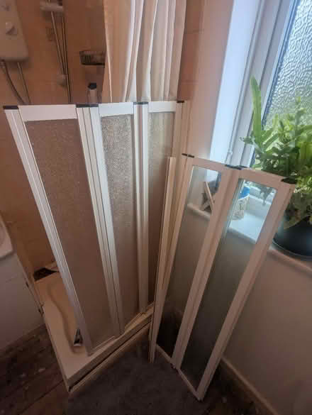 Photo of free Glass shower curtain (chesterfield S41) #2