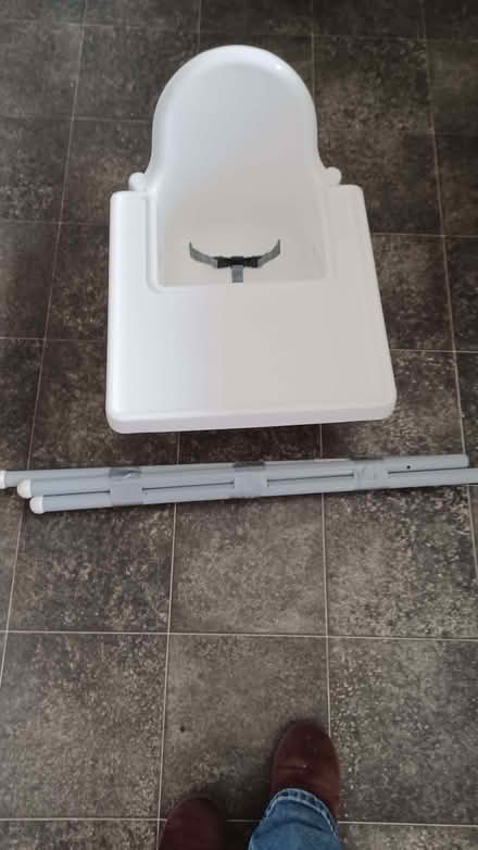 Photo of free Baby hi chair (Dunfermline KY11) #1