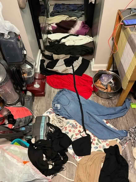 Photo of free Clothes and decors (Fairfax virginia) #4