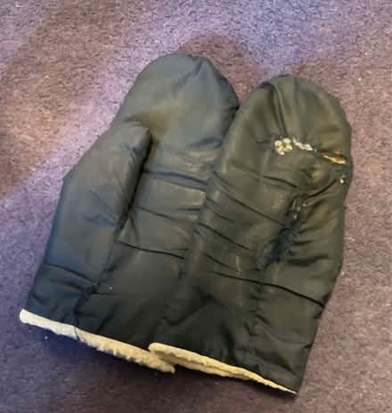 Photo of free Mittens (AB15) #1