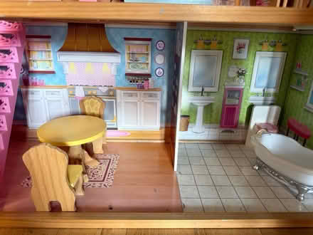 Photo of free Dolls house (Sanderstead) #3