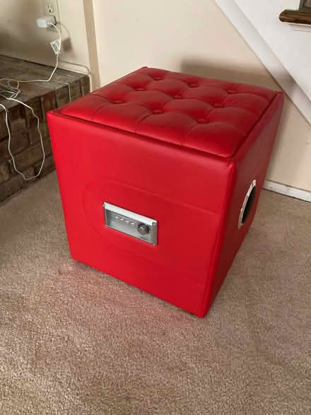 Photo of free Speaker seat (NE side of Ann Arbor) #2