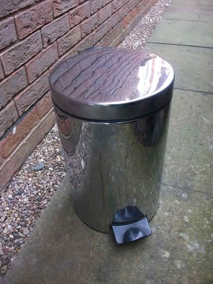 Photo of free Pedal Bin (Woodthorpe LE11) #1