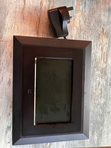 Photo of free Digital photo frame (BT8) #1