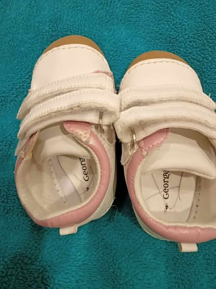 Photo of free 2/3yrs size 4 shoe (Richmond TW9) #4