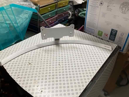 Photo of free OLED TV stand (Beaconsfield HP9) #1