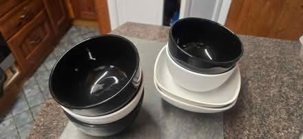 Photo of free Various plates and bowls (Lu40tr) #4