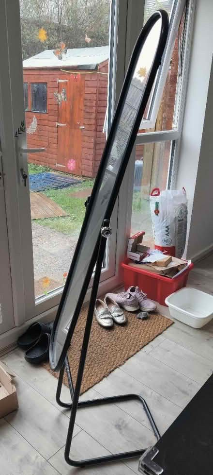 Photo of free Standing mirror (WN6) #1