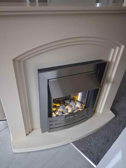 Photo of free Electric fire and surround (B14) #4