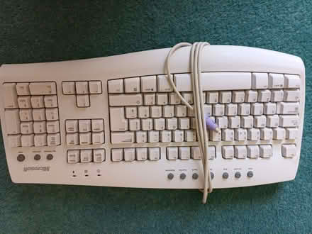 Photo of free Microsoft Computer Keyboard (Leire LE17) #2