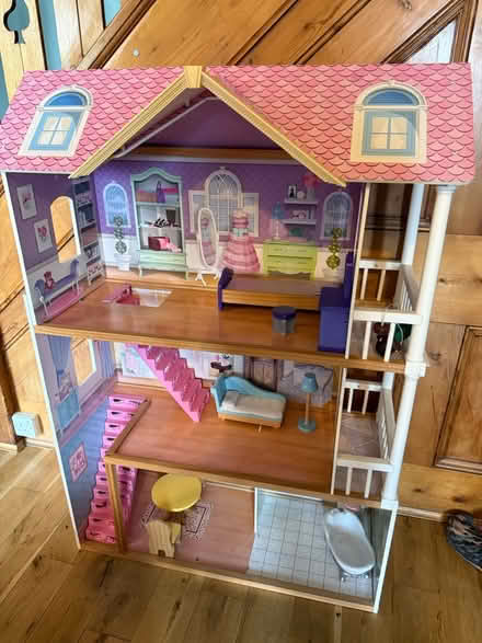 Photo of free Dolls house (Sanderstead) #1