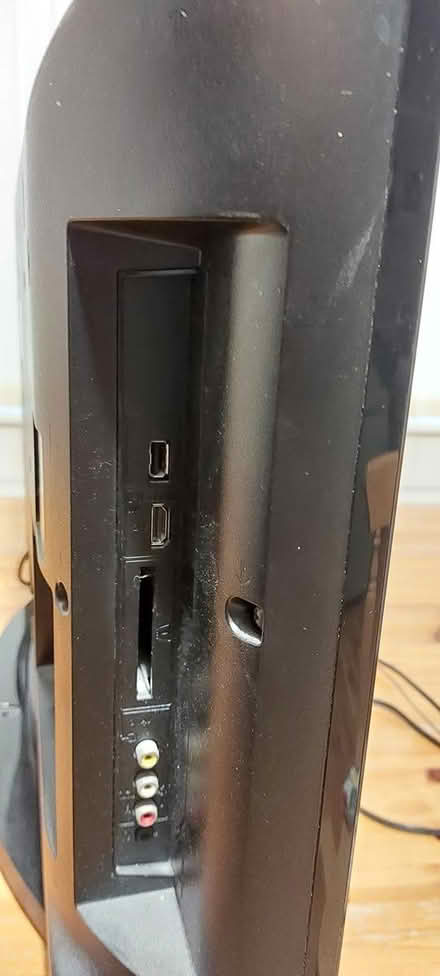 Photo of free TV/screen (ME17 Coxheath) #3