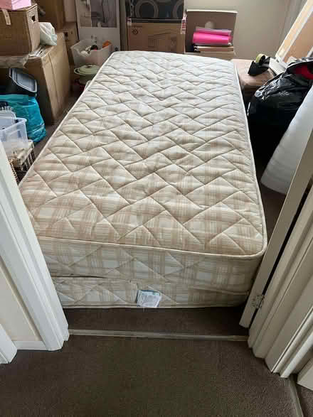 Photo of free X2 single mattresses (Mentmore LU7) #1