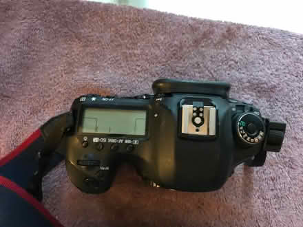 Photo of free CANON non dig body only EOS 5D (N1 Islington) #2