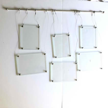 Photo of free 6-picture hanging glass frame (7 corners) #1