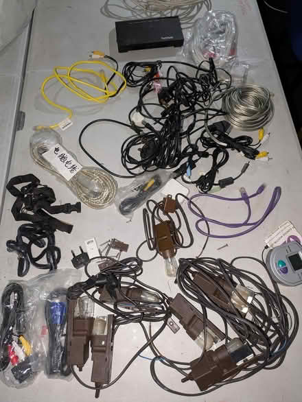 Photo of free Cables (E14 Isle of Dogs) #1