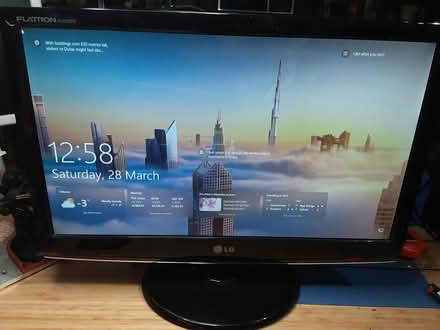 Photo of free LG monitor (Carlingwood) #1