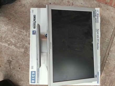 Photo of free 19" monitor (Southmead BS7) #2