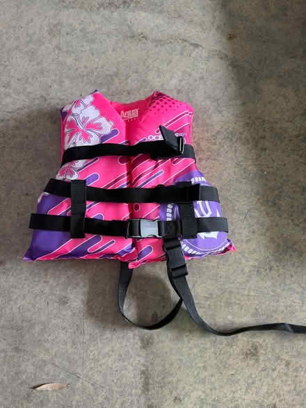 Photo of free Kids swim vest 30-52lbs (Mission Blvd and Whipple) #1