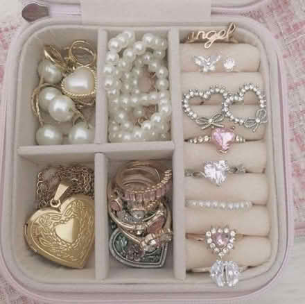 Photo of Cute jewlry box (Hathershaw OL8) #1