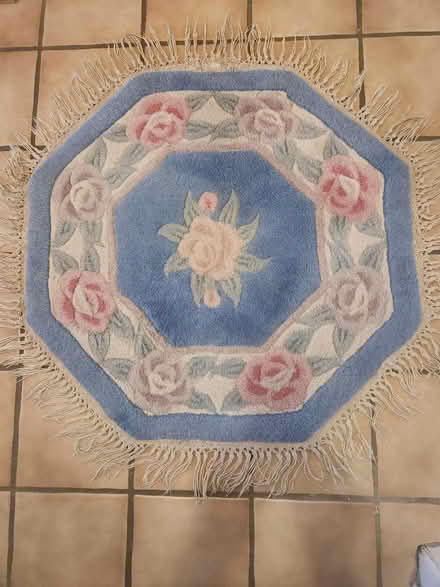 Photo of free Octagonal rug (Countryside in Sterling) #1