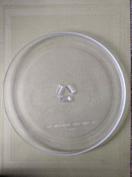 Photo of free Large Microwave Plate (Beulah Hill SE19) #1