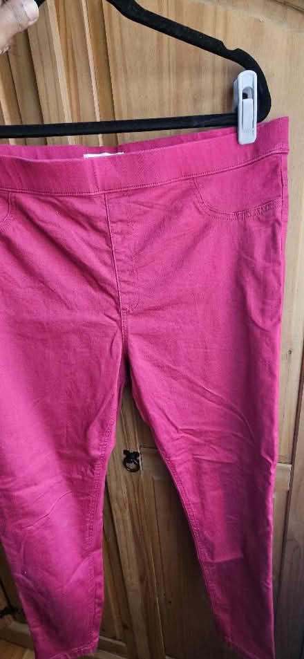 Photo of free Pink jeggings (Hope-under-Dinmore HR6) #1