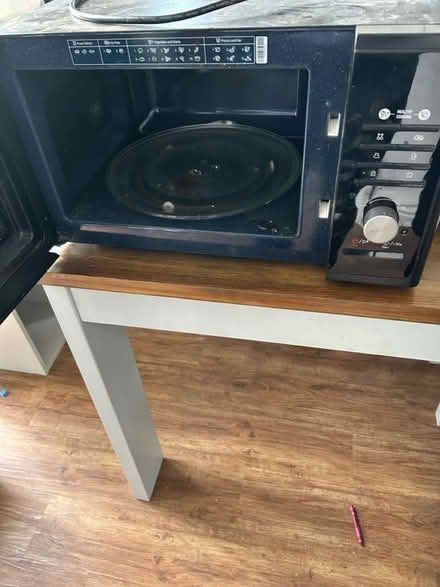 Photo of free Samsung microwave (Boughton Monchelsea ME17) #2