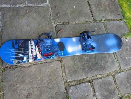 Photo of free Salomon snowboard and bindings (Kenpshott RG22) #1