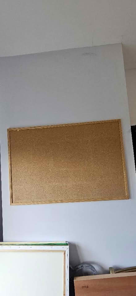 Photo of free Cork board (60x90cm) (Hope-under-Dinmore HR6) #1