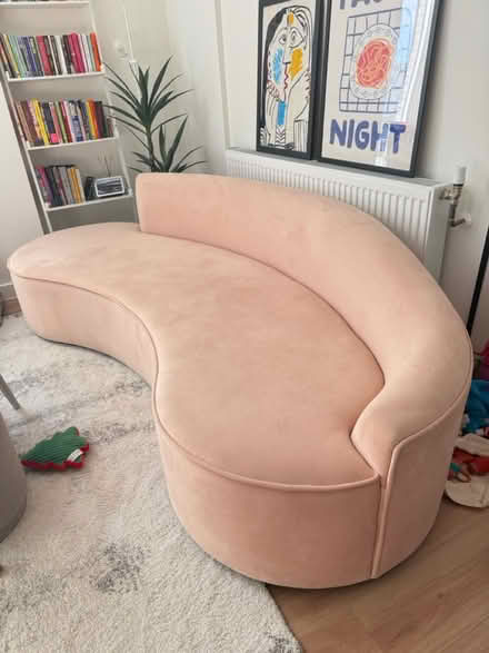 Photo of free Pink sofa (CR0) #1
