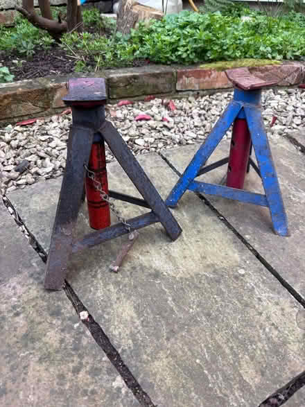 Photo of free Axle stands (Abingdon-on-Thames OX14) #1