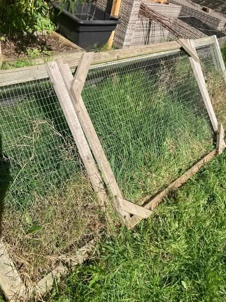 Photo of free Guinea pig/small rabbit run (Worcester Park KT4) #1