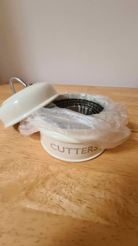 Photo of free Kitchen stuff (Tottenham N17) #3