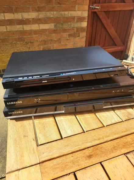 Photo of free 3x DVD/BLU RAY Players (Rushden NN10) #1