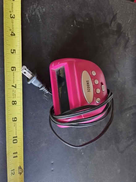 Photo of free digital alarm clock (Farmington @ 11 Mile) #1