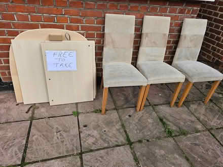 Photo of free Dining table and 3 chairs (Mitcham) #1
