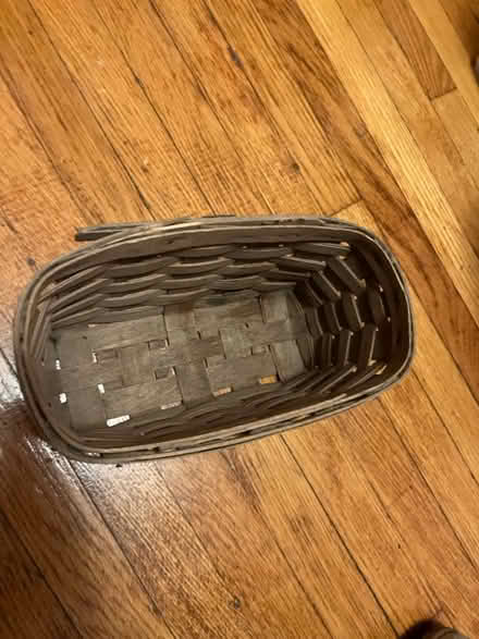 Photo of free Hangable basket (Winter Hill) #2